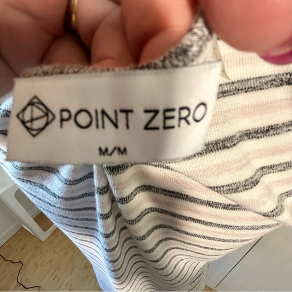 Point Zero white gray pink striped knitted tank asymmetrical Size M - Picture 5 of 9